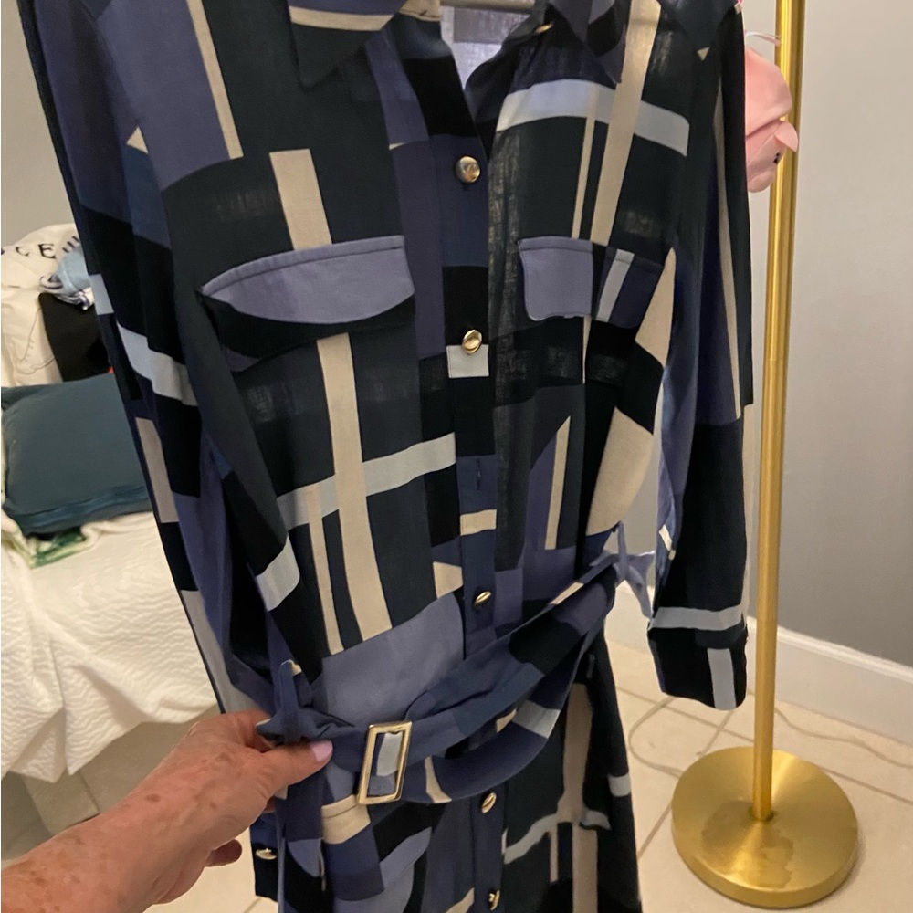 Zara gorgeous dress , new , remove tag but never wear it . It doesn’t fit me .